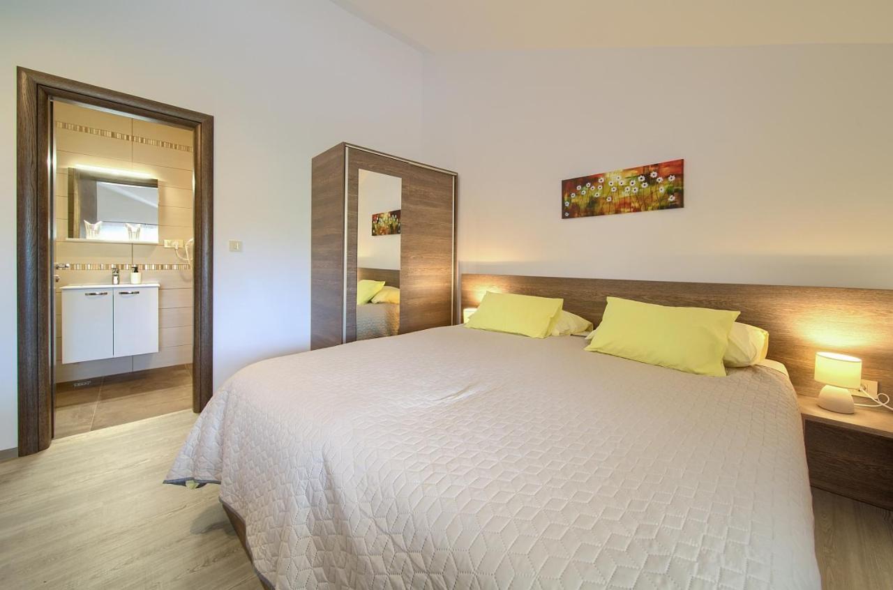 Apartmani Dal Malinska Exterior foto