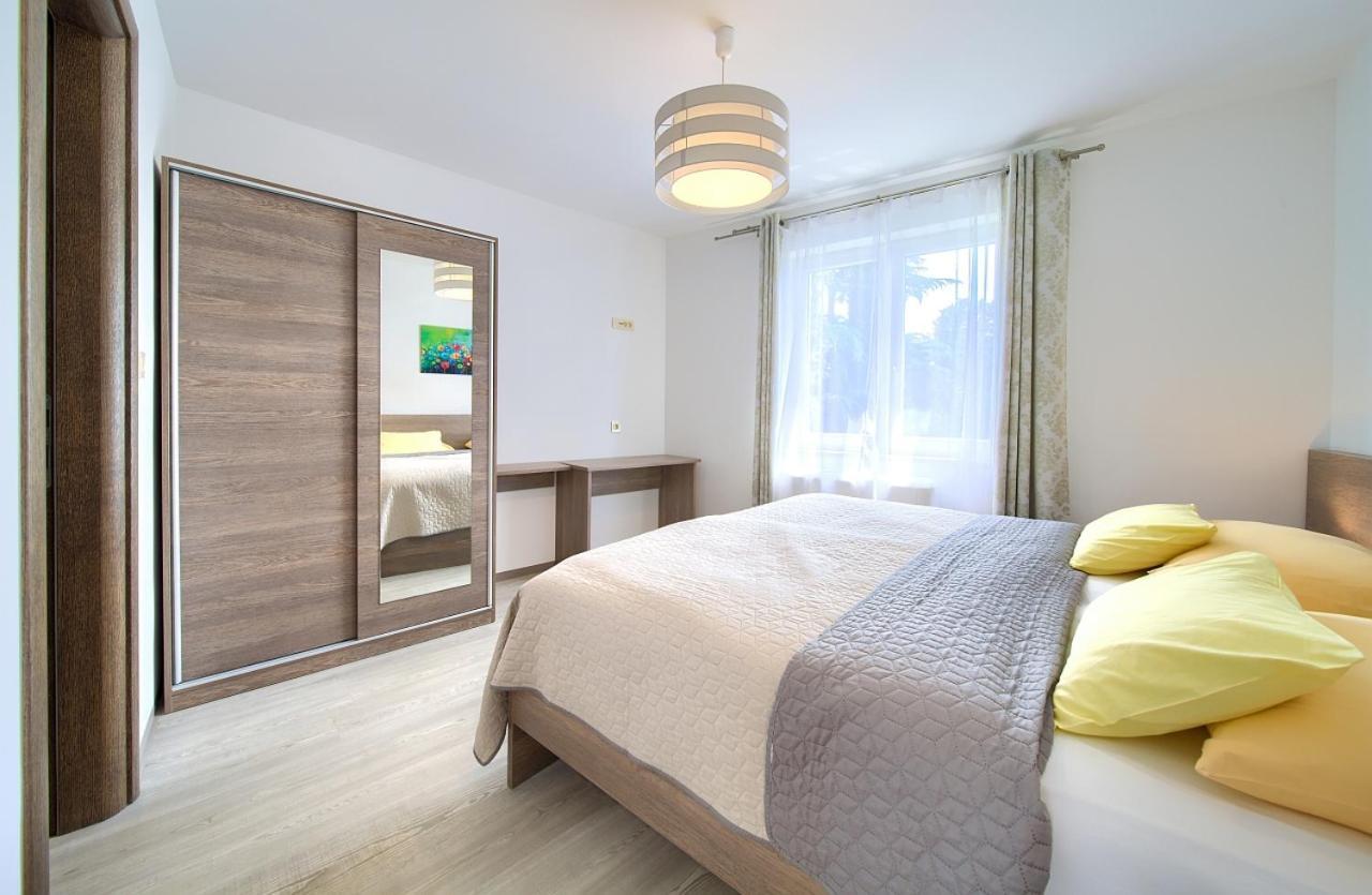 Apartmani Dal Malinska Exterior foto